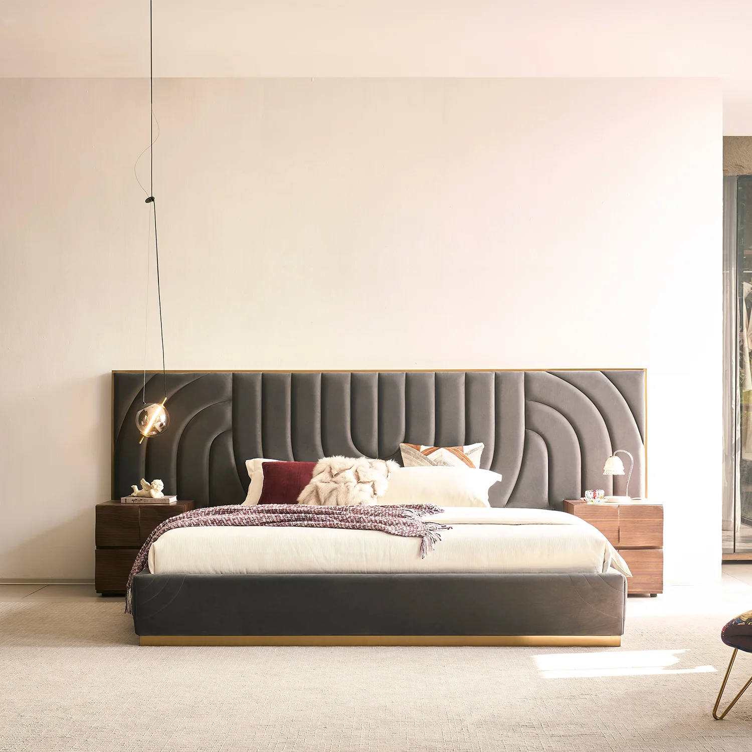 Cama Queen Sharon Velvet Gris Oscuro - Image 2