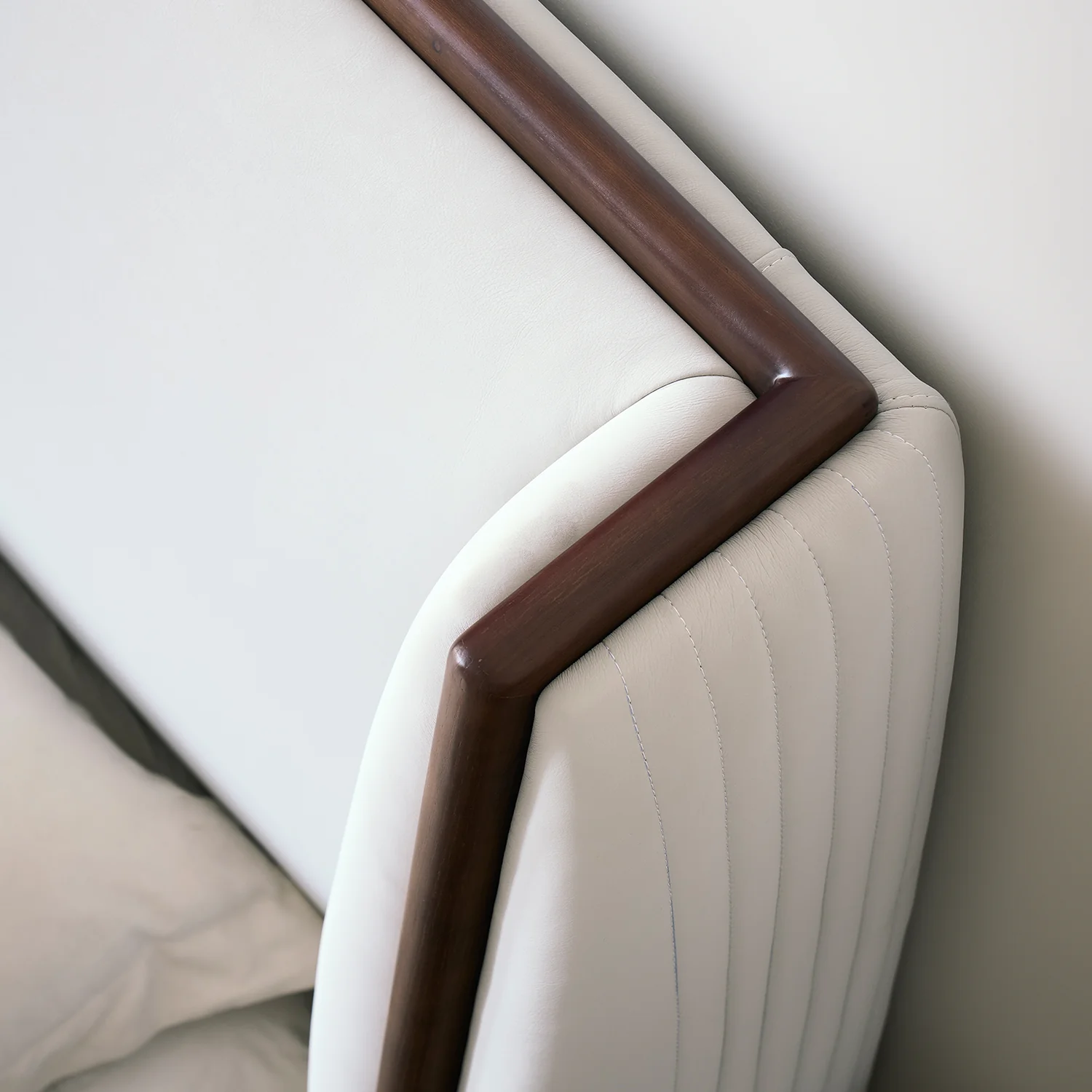 Cama Queen Taylor Velvet Beige - Image 10