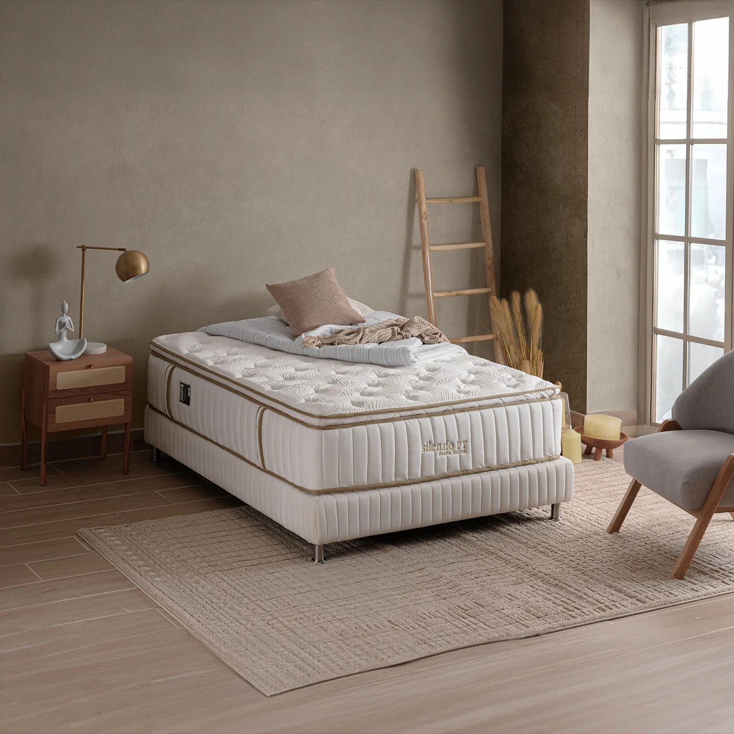 Colchón Queen Silenzio Deluxe Pillow Top (Garantia 25 Años) - Image 2